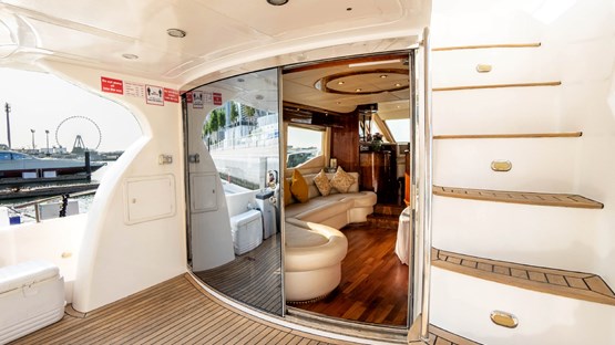 Silver creek Majesty 61| AED1250/Hour